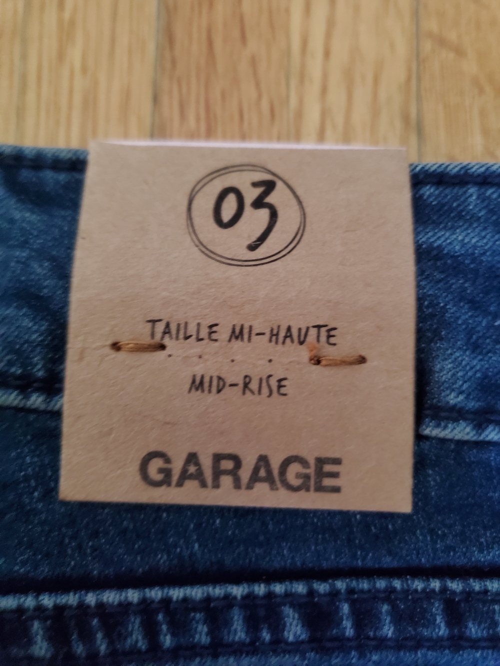 Garage Mid-Rise Ripped Skinny Jeans NWT - Dark Blue - - Picture 3 of 4